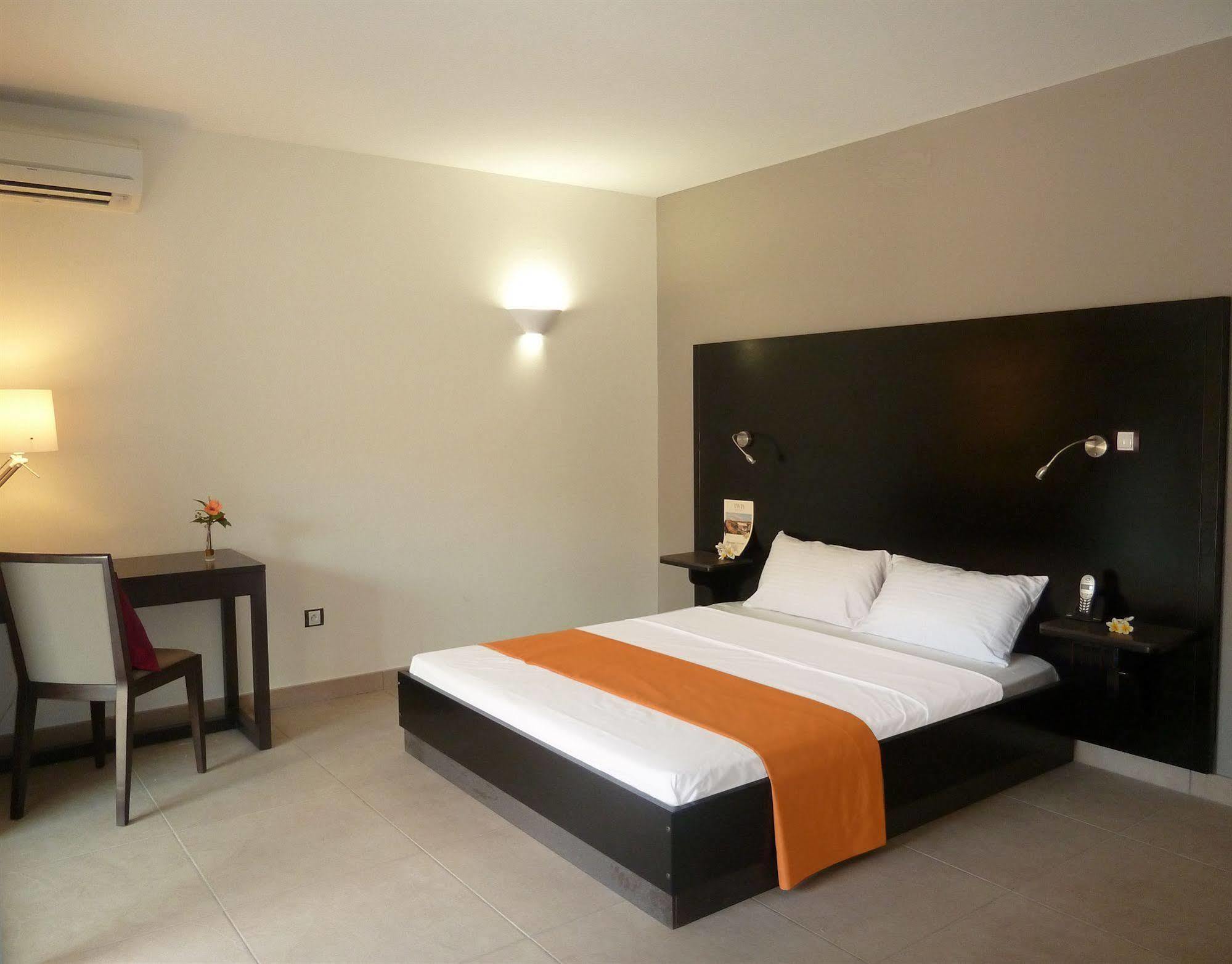 Tama Hotel Сен-Жиль-ле-Бэн Экстерьер фото