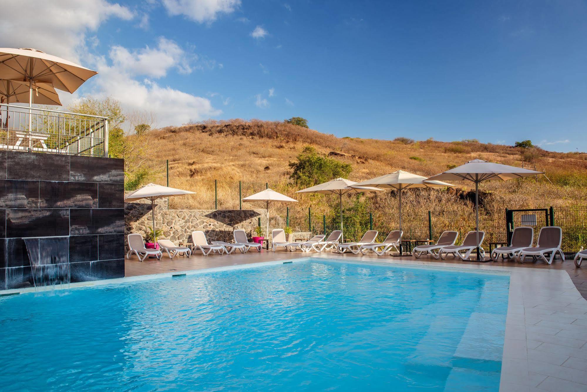 Tama Hotel Сен-Жиль-ле-Бэн Экстерьер фото